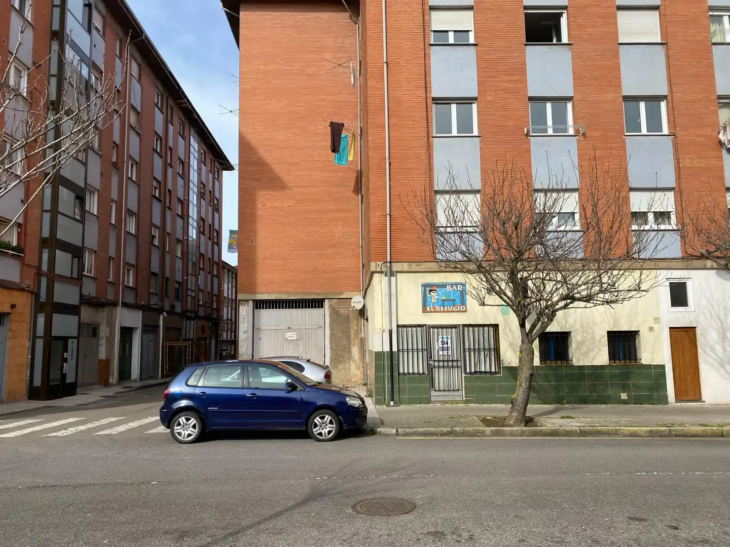 Vista exterior de Local en venta en Gijón  con Amueblado y Alarma