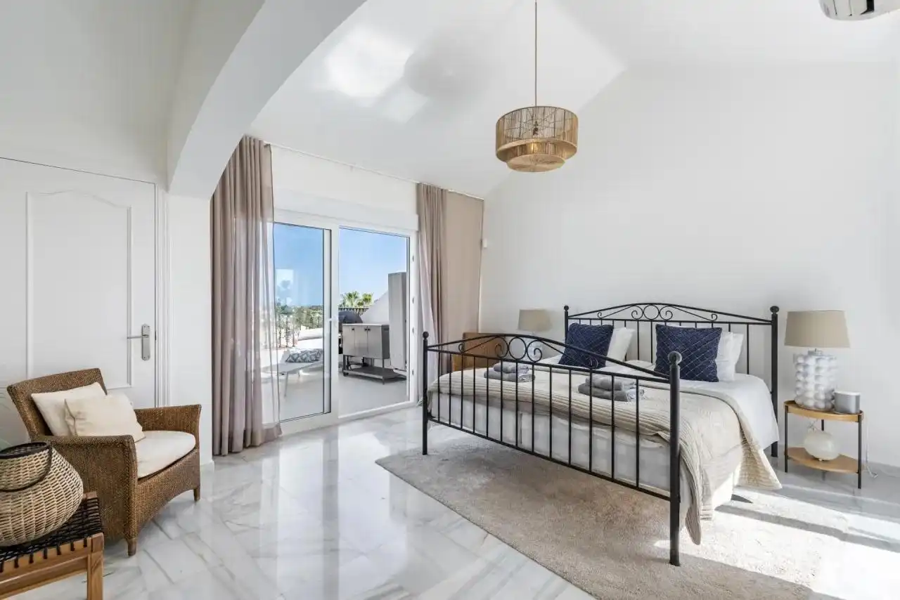 Casa a schiera con terrazza in vendita a Estepona Pueblo