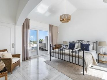 Maison mitoyenne avec balcon à vendre à Estepona Pueblo