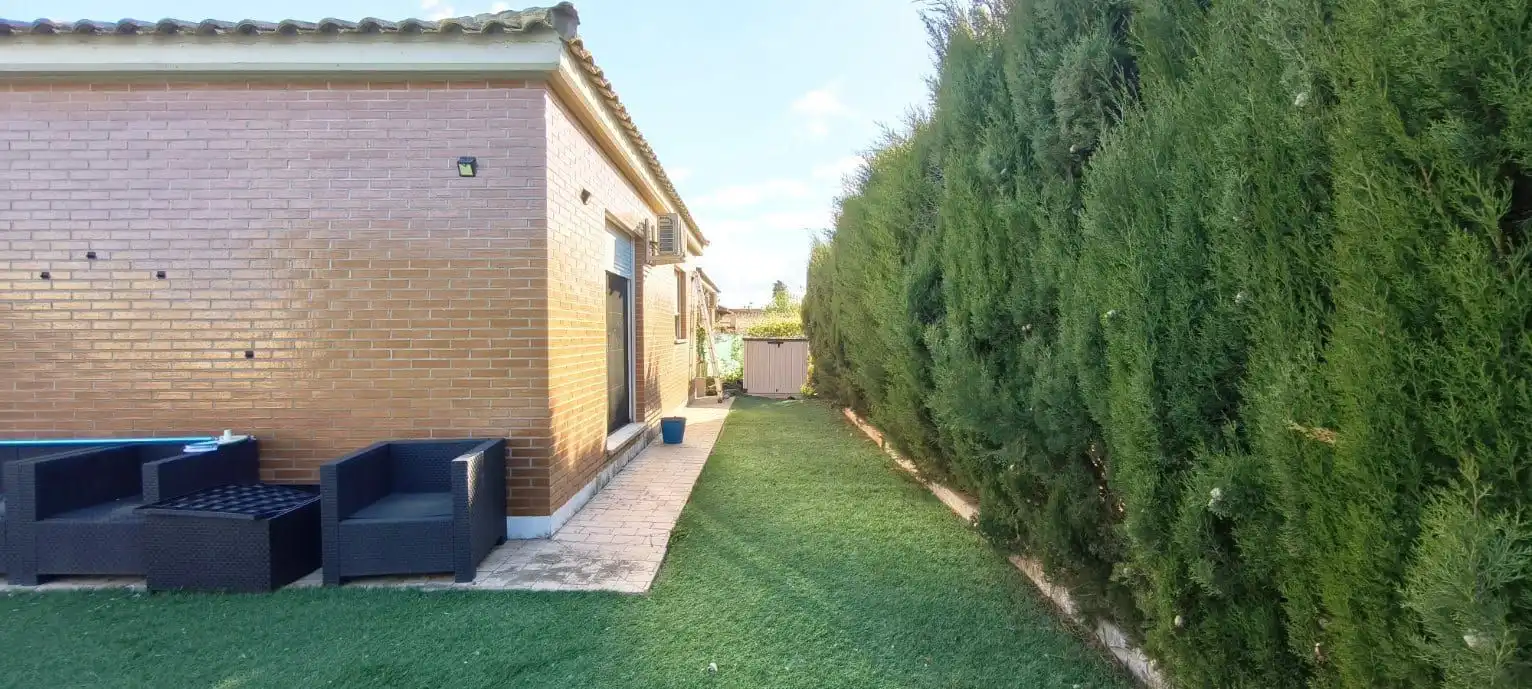 Jardín de Casa o chalet en venta en Pinseque con Aire acondicionado, Calefacción y Jardín privado