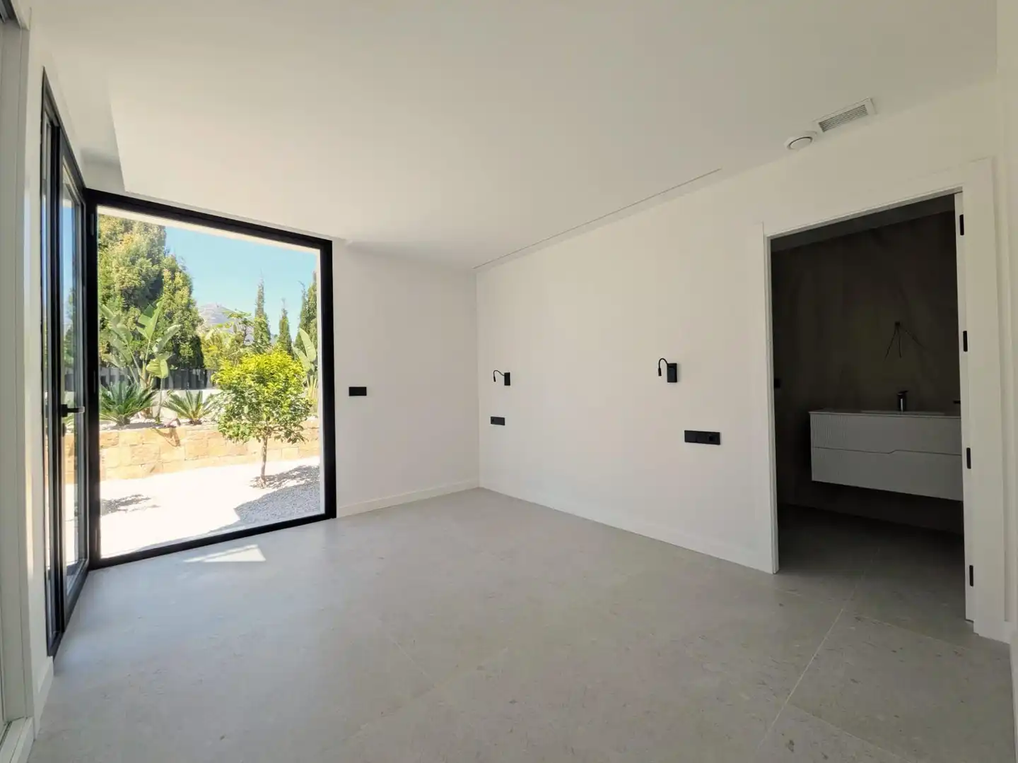 Casa adosada en venta en L'Alfàs del Pi con Aire acondicionado, Calefacción y Jardín privado