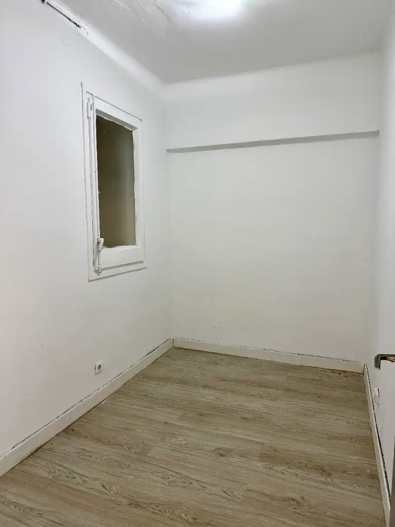 Schlafzimmer von Wohnung zum Verkauf in Barcelona mit Parkett und Alarm