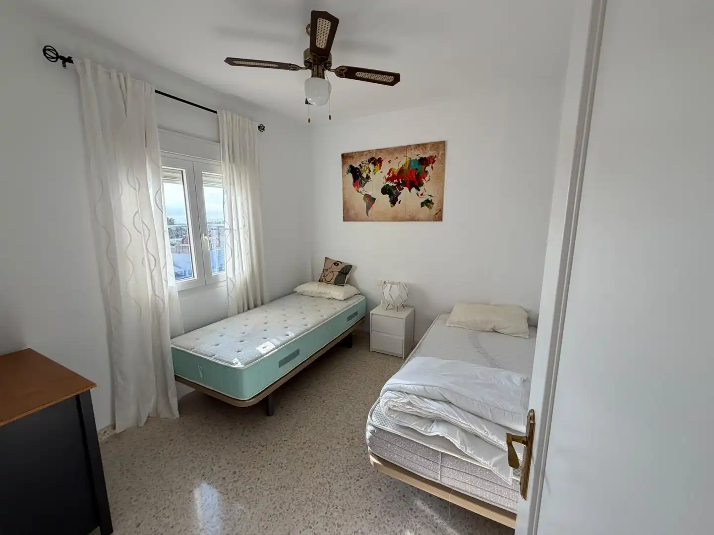 Dormitori de Casa adosada en venda en La Línea de la Concepción amb Moblat