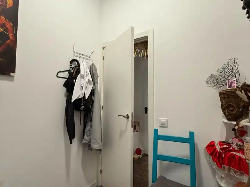 Habitación de Local de alquiler en Madrid con Aire acondicionado y Alarma