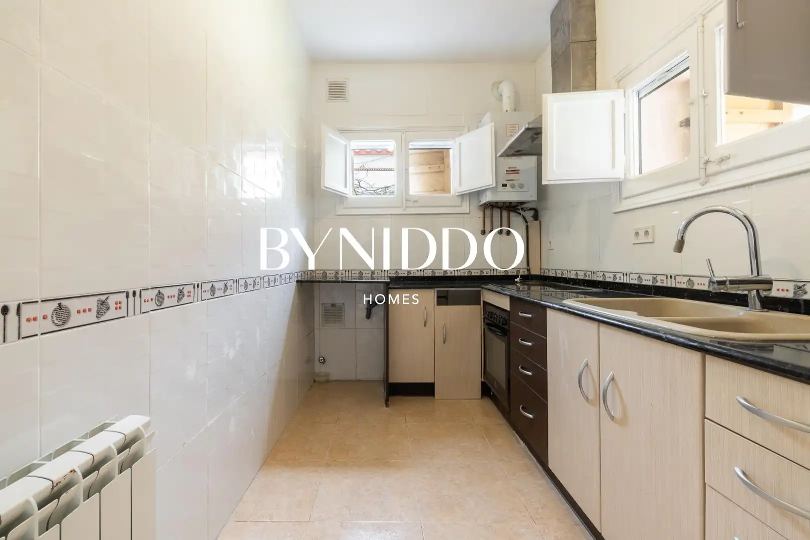 Cocina de Casa o chalet en venta en Sant Cugat del Vallès con Aire acondicionado, Calefacción y Jardín privado