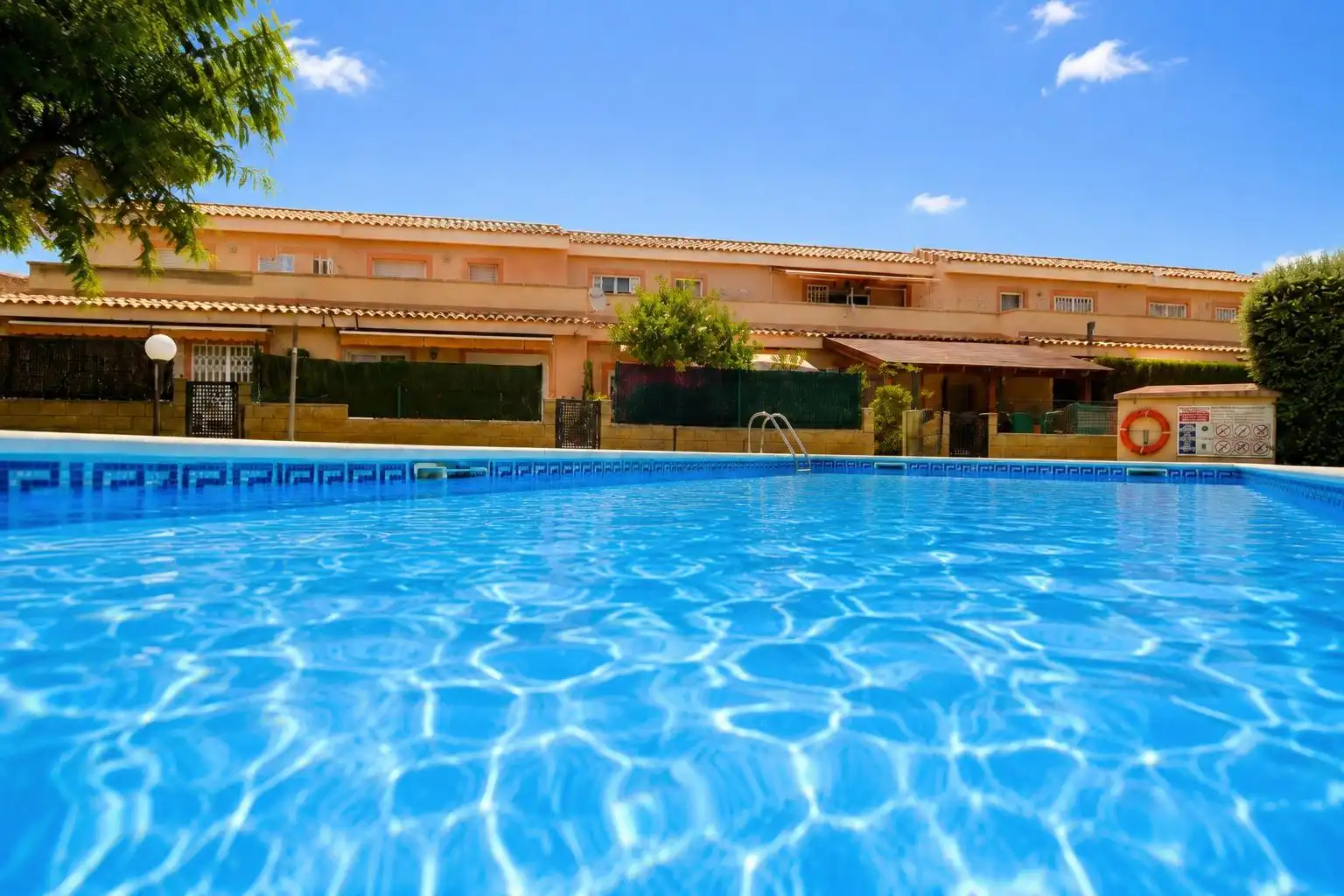 Piscina de Casa o xalet en venda en Mont-roig del Camp amb Jardí privat, Terrassa i Piscina comunitària