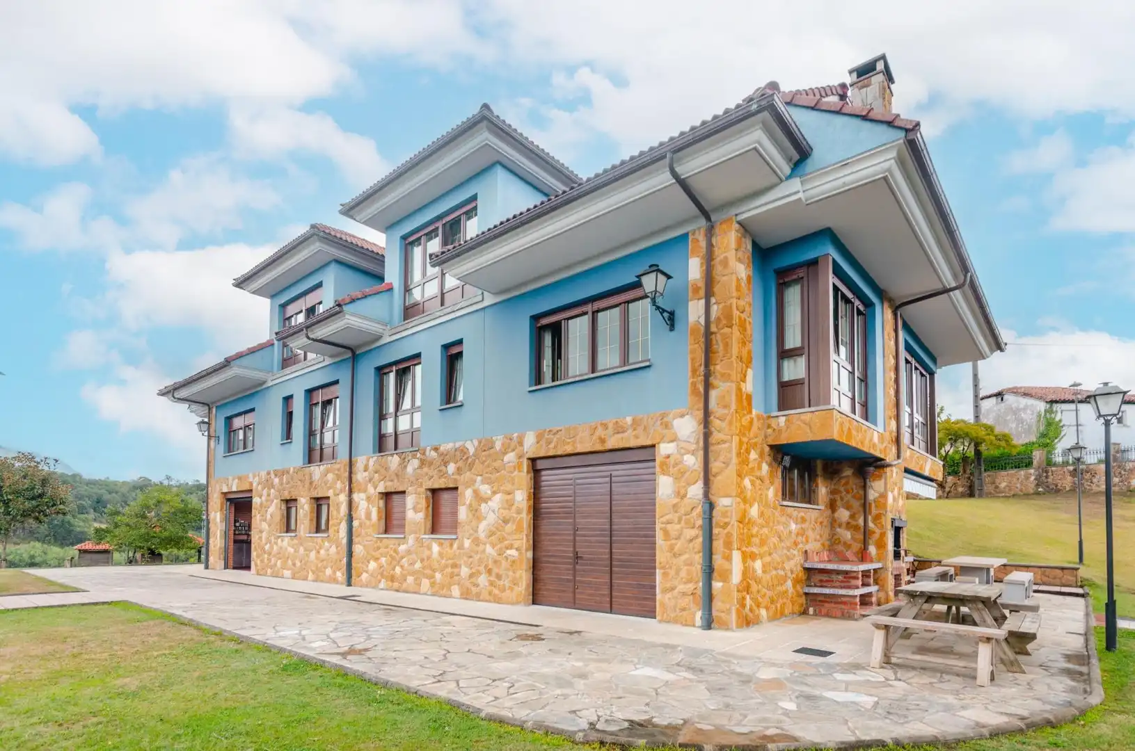 Vista exterior de Casa o chalet en venta en Piloña con Calefacción, Jardín privado y Parquet