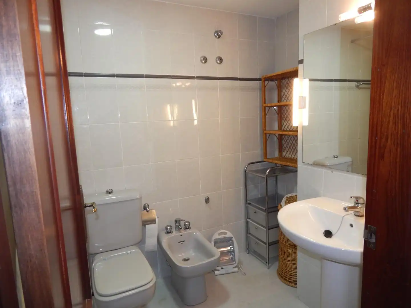 Bathroom of Flat for sale in Valencia  with Air Conditioner and Balcony