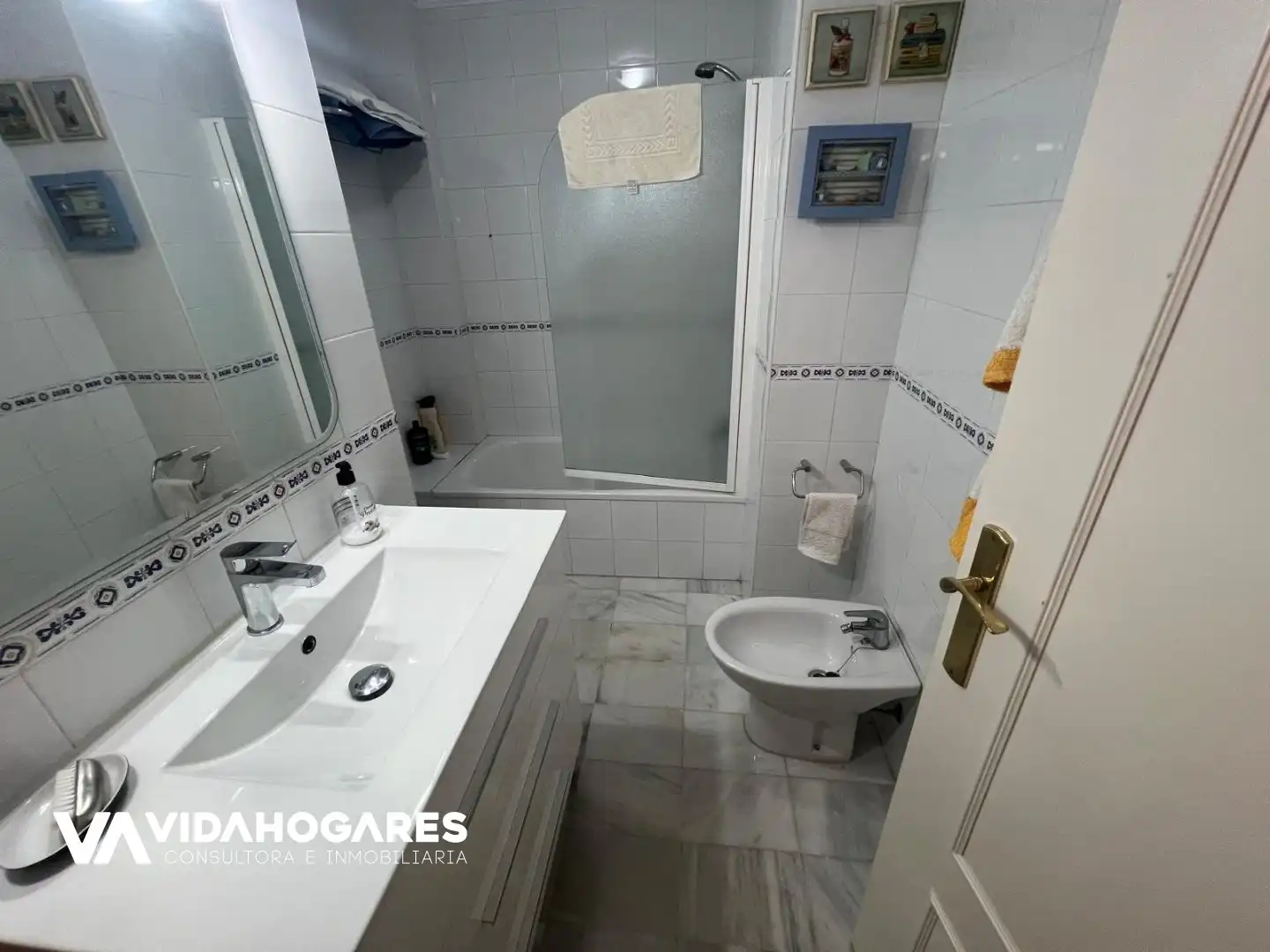 Bany de Àtic en venda en Rota amb Terrassa, Traster i Piscina