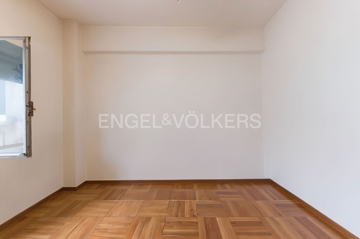 Apartment for sale in  Madrid Capital  with Heating