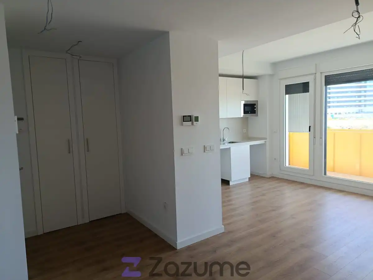 Wohnung zur Miete in Dos Hermanas mit Klimaanlage, Heizung und Privatgarten