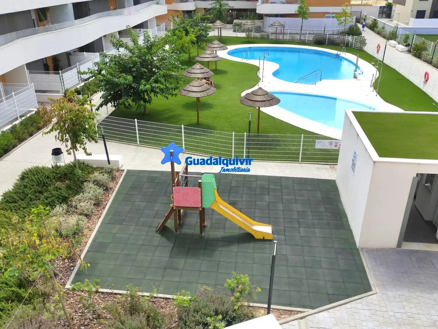 Swimming pool of Flat for rent in Camas  with Air Conditioner, Private garden and Terrace