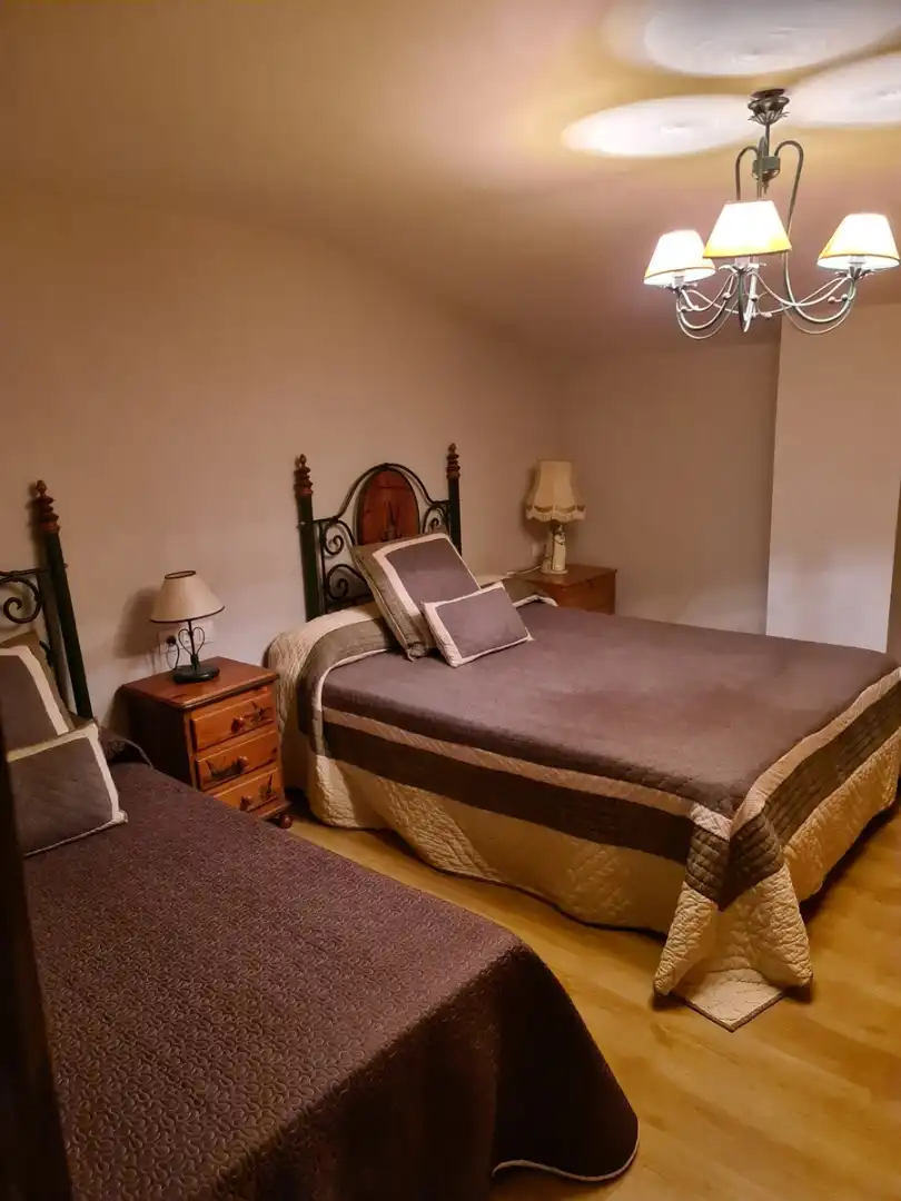 Dormitori de Casa o xalet en venda en Armenteros amb Moblat