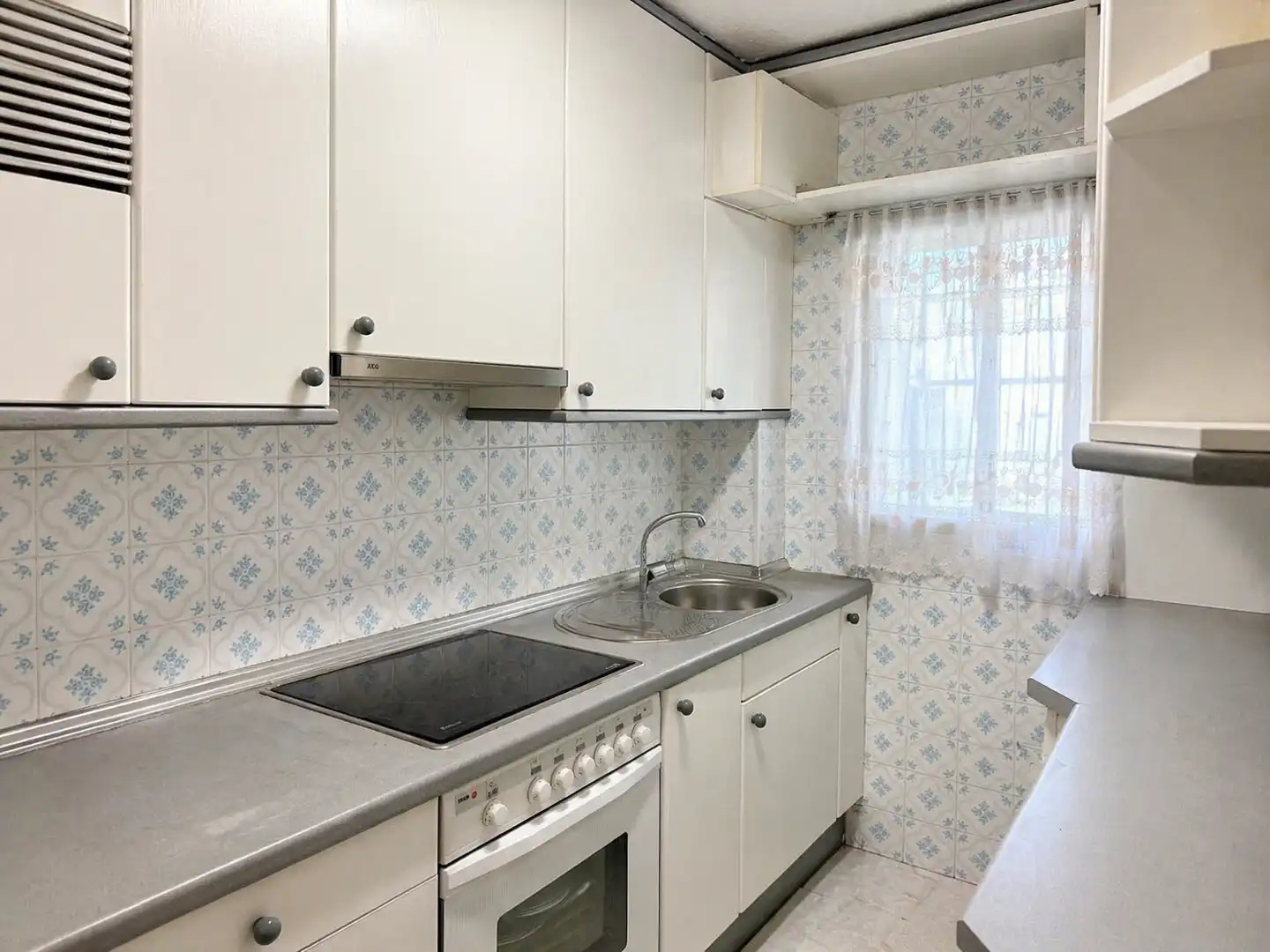 Cocina de Piso en venta en  Madrid Capital con Calefacción