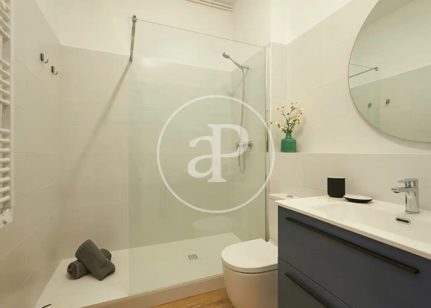 Baño de Piso en venta en Barcelona con Calefacción, Terraza y Amueblado