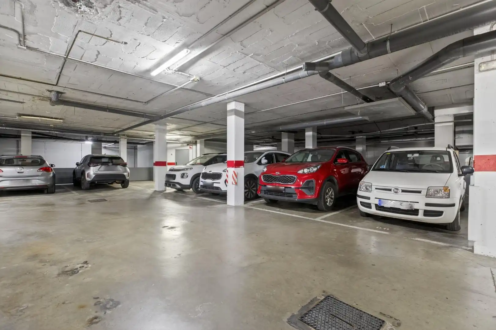 Parking de Piso en venta en Sevilla con Aire acondicionado, Terraza y Piscina comunitaria