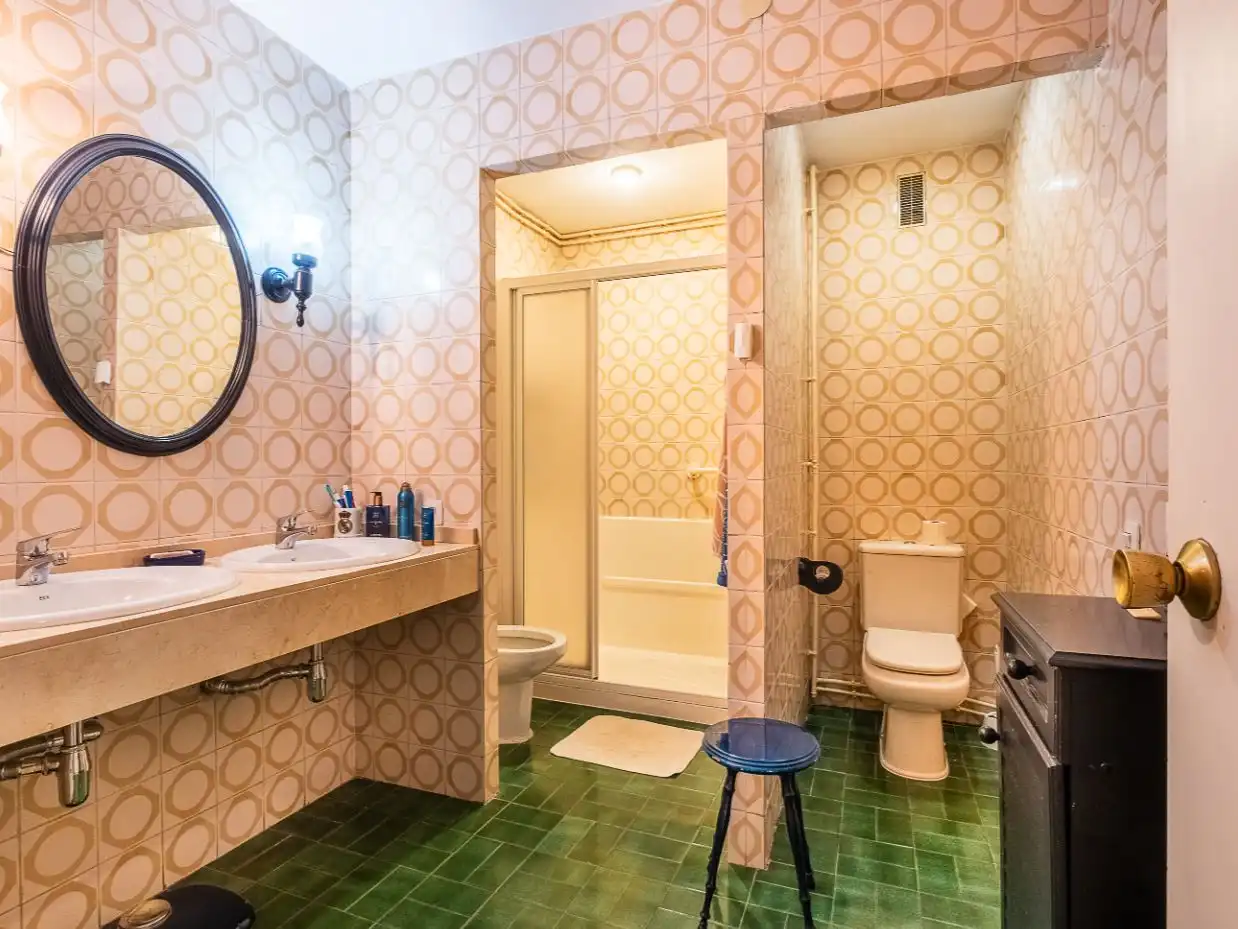 Baño de Piso en venta en  Madrid Capital con Terraza y Balcón