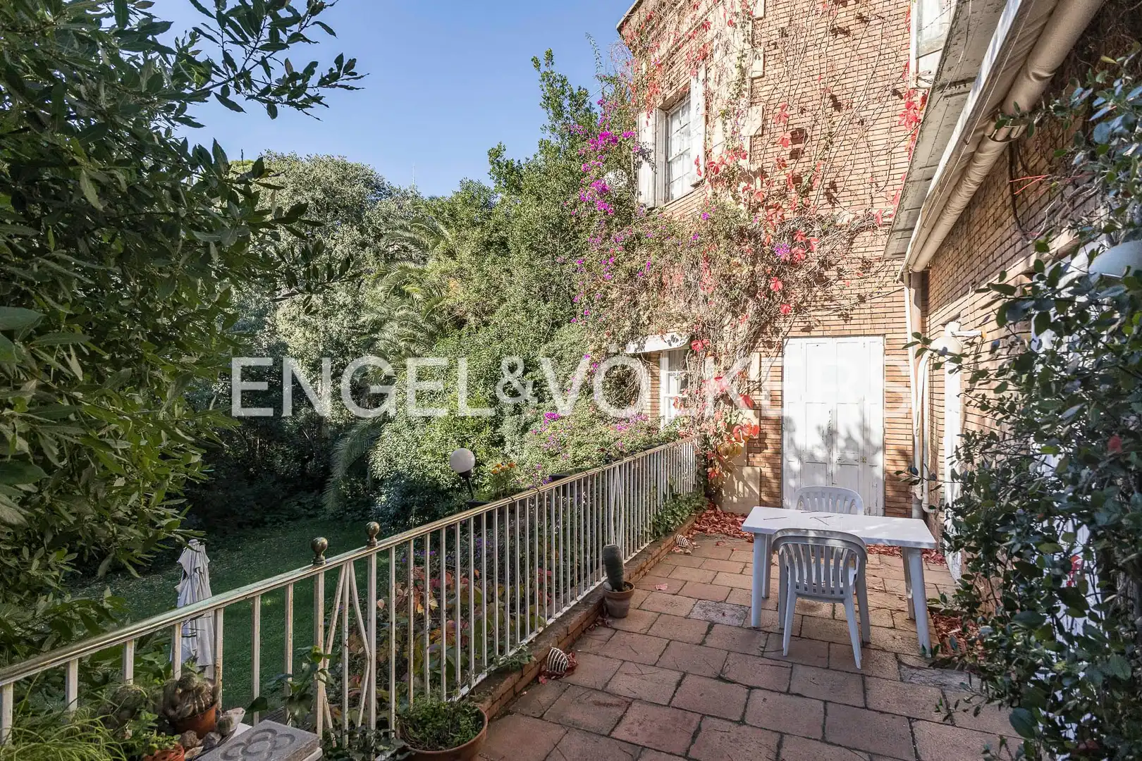 Terrassa de Casa o xalet en venda en Barcelona amb Calefacció, Jardí privat i Terrassa