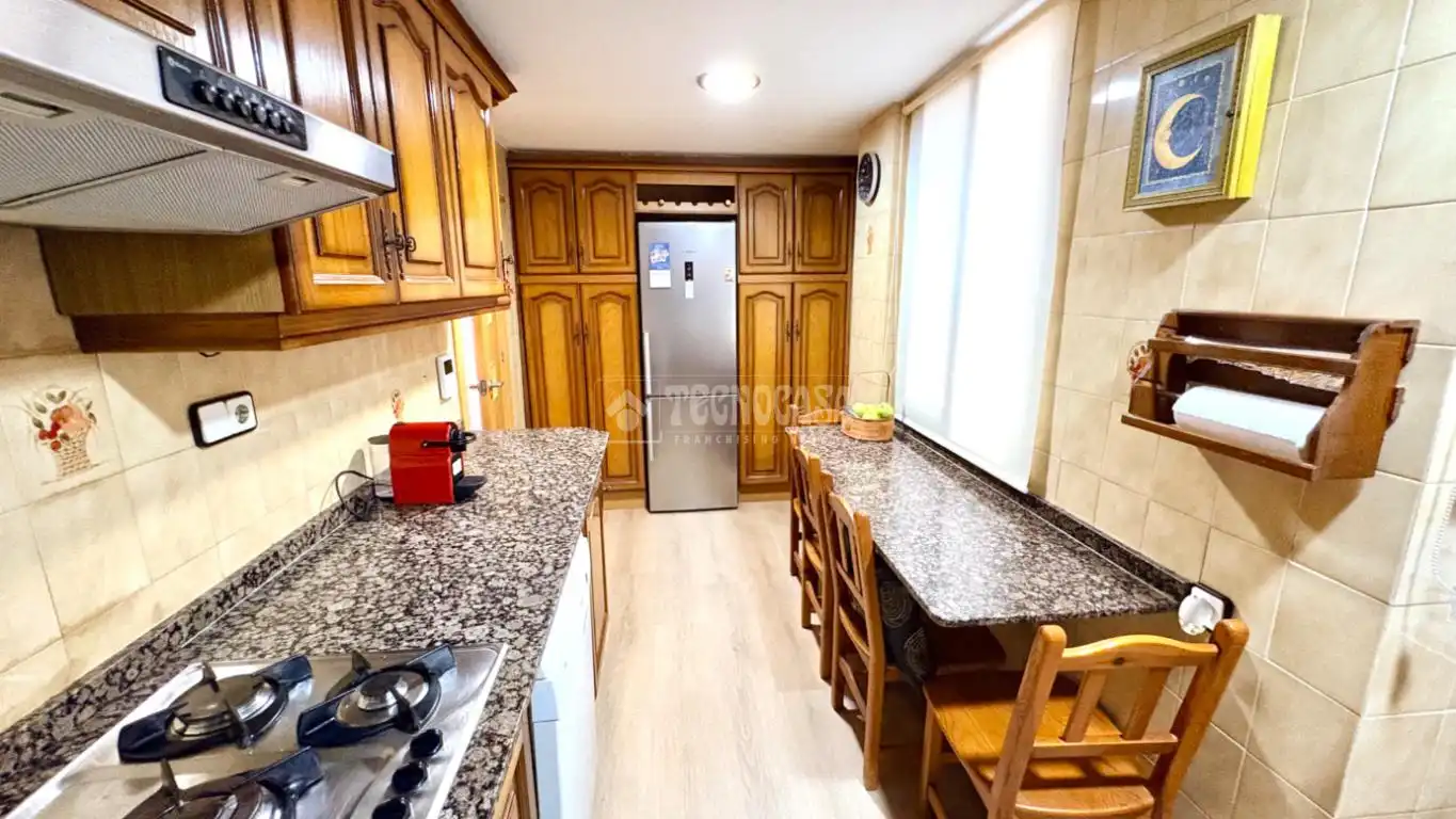 Kitchen of Flat for sale in Valencia  with Air Conditioner and Balcony