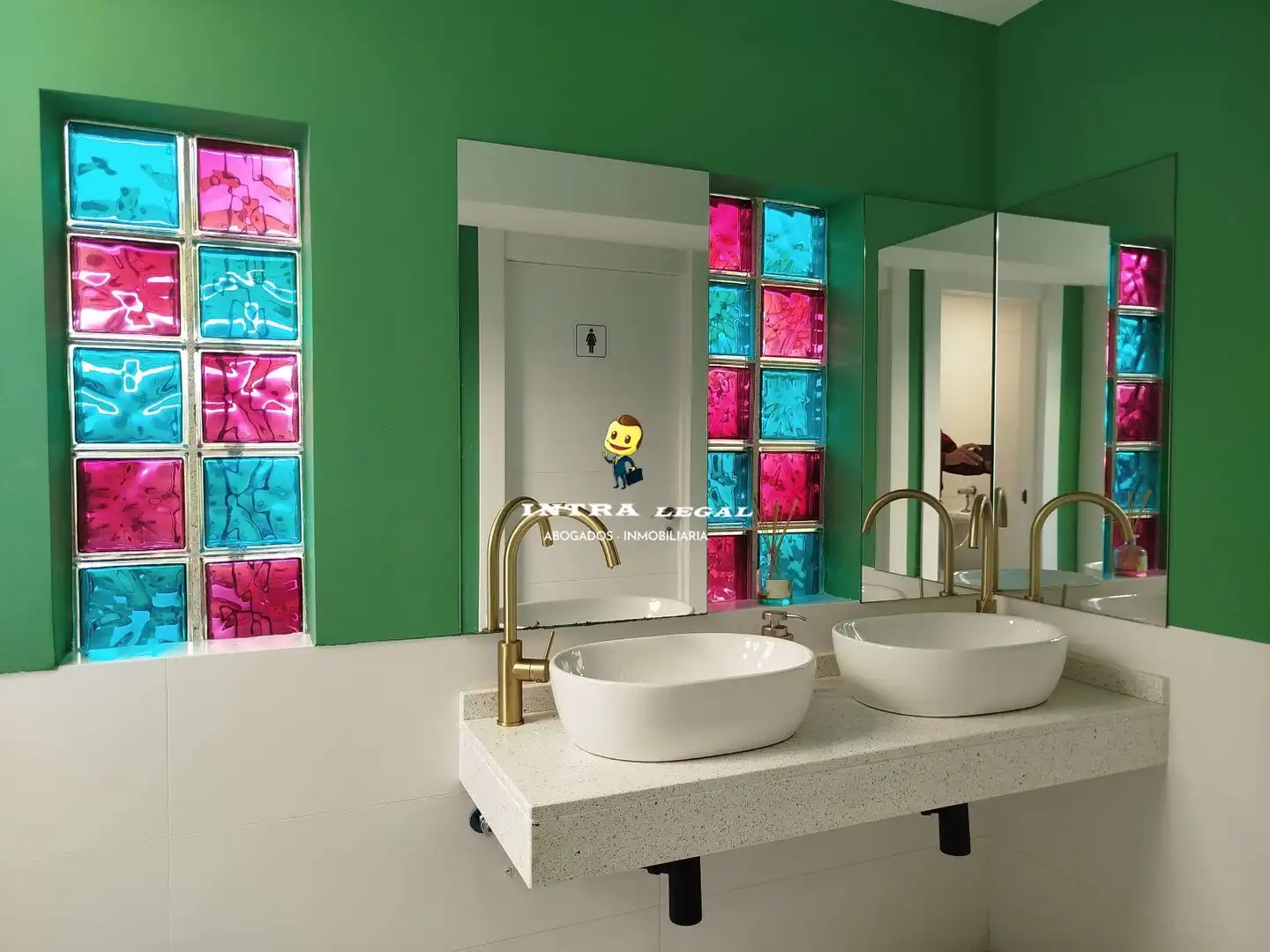 Badezimmer von Geschaftsraum zur Miete in Salamanca mit Klimaanlage, Terrasse und Möbliert