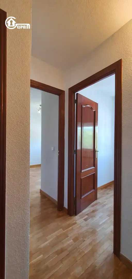 Piso en venta en Madrid con Calefacción y Parquet