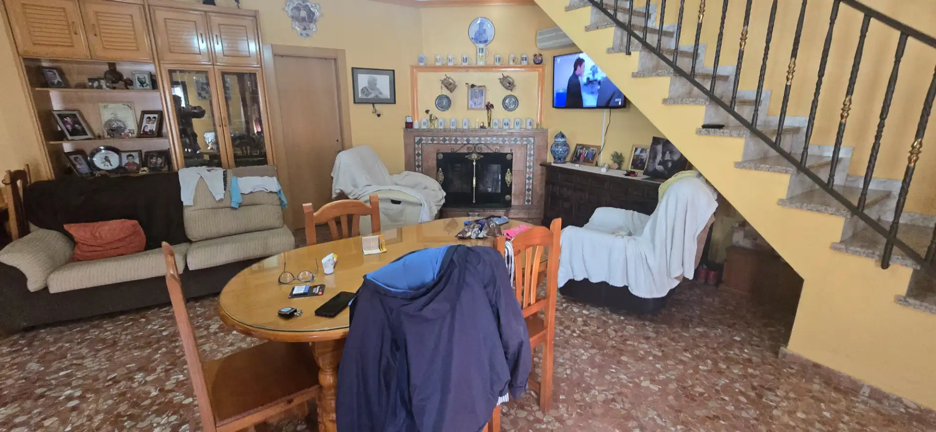 Sala d'estar de Casa o xalet en venda en Jaén amb Aire condicionat, Jardí privat i Piscina