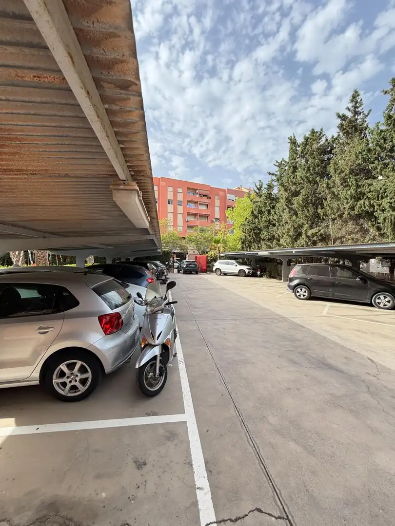 Aparcament de Pis en venda en Alicante / Alacant amb Jardí privat, Terrassa i Traster