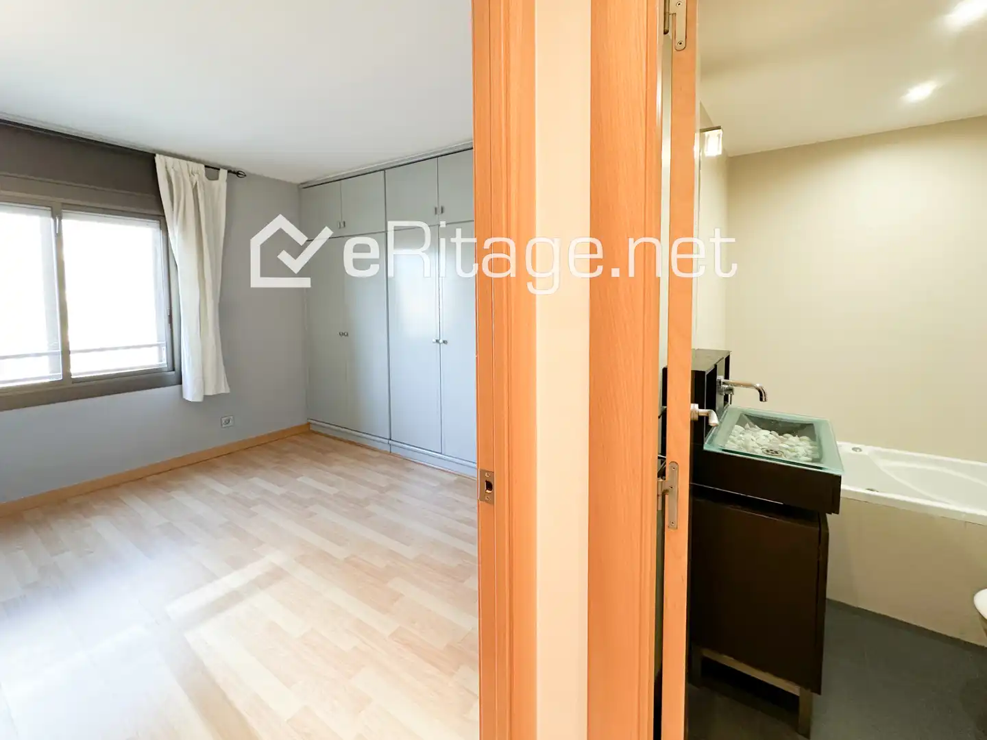 Habitación de Piso en venta en L'Hospitalet de Llobregat con Aire acondicionado, Calefacción y Parquet
