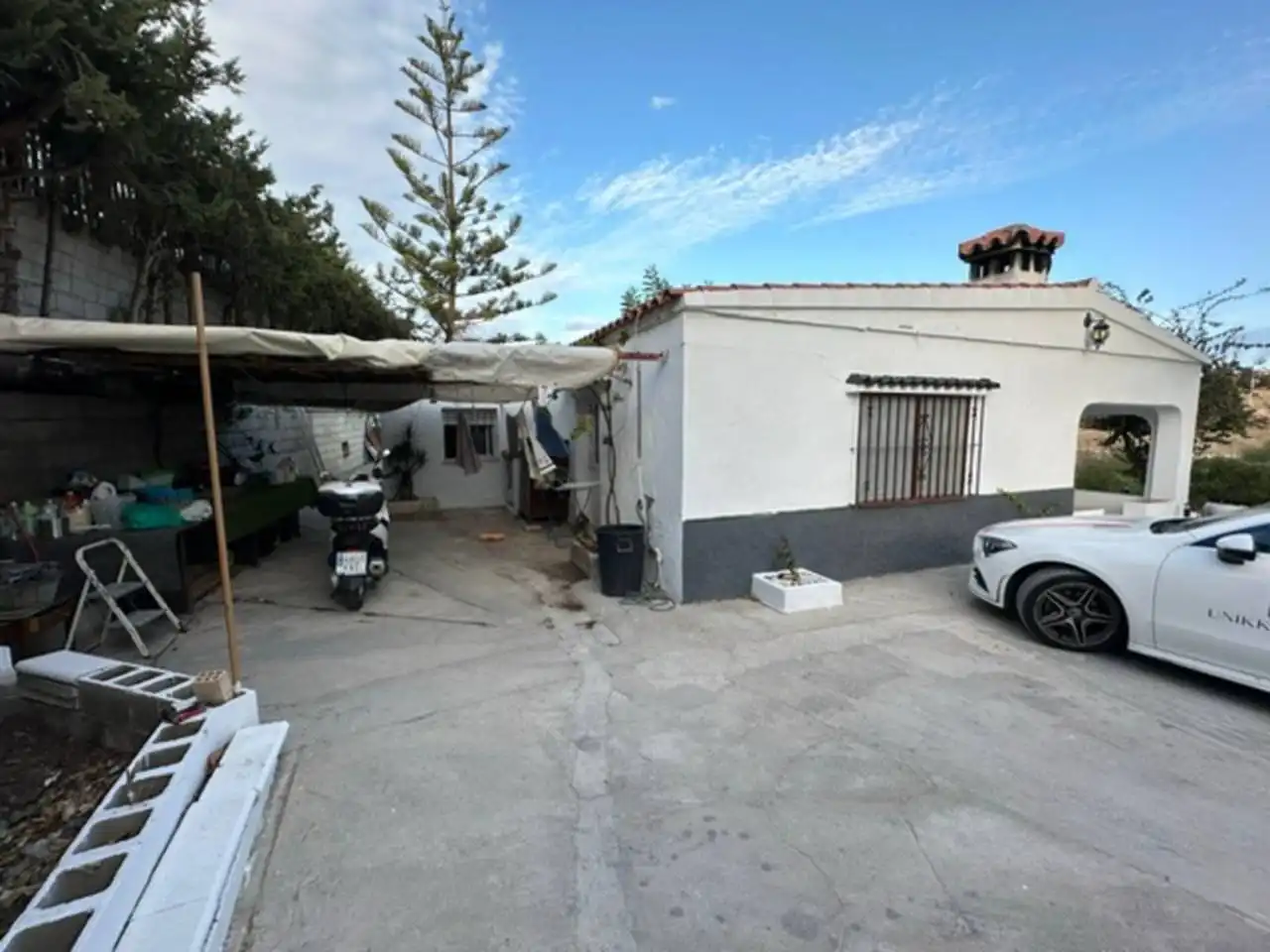 Außenansicht von Country house zum Verkauf in Estepona mit Heizung, Privatgarten und Terrasse