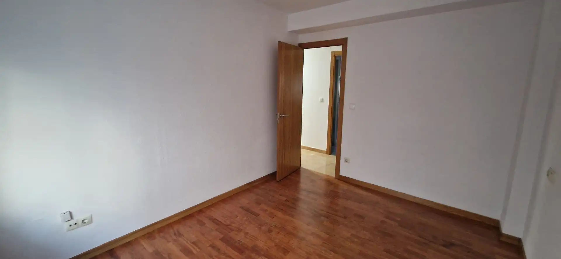 Dormitori de Pis en venda en A Coruña Capital  amb Parquet, Forn i Rentadora