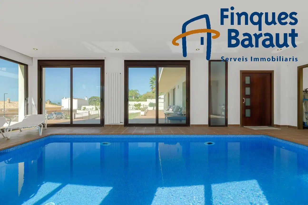 Swimming pool of Houses for sale in Pau  with Air Conditioner, Heating and Private garden