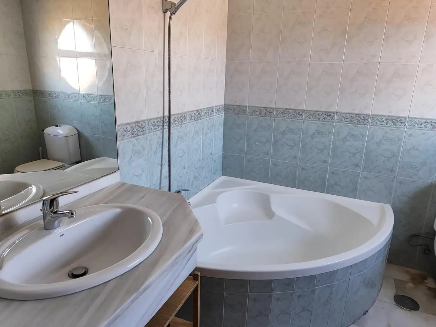Bany de Casa adosada en venda en Málaga amb Aire condicionat, Calefacció i Jardí privat