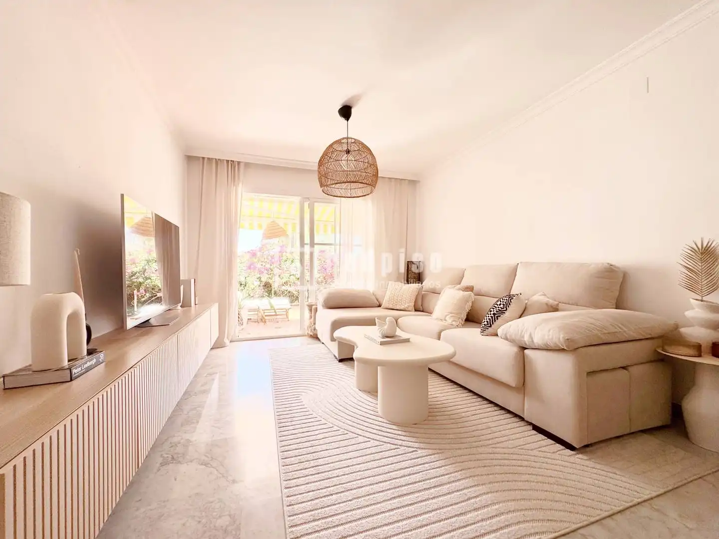 Sala de estar de Piso de alquiler en Málaga con Aire acondicionado, Jardín privado y Terraza