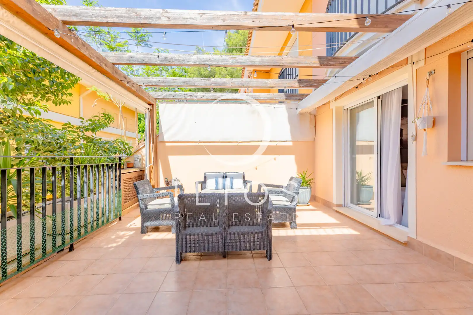 Terrasse von Wohnung zum Verkauf in Chiva mit Klimaanlage, Parkett und Terrasse