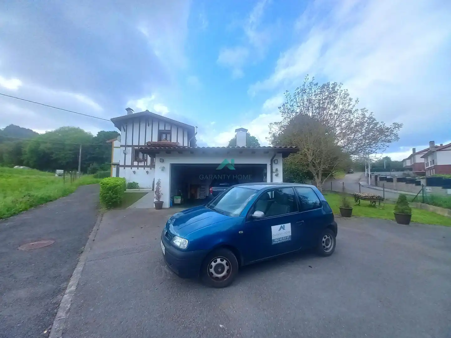 Parking de Casa adosada en venta en Voto con Calefacción, Jardín privado y Terraza