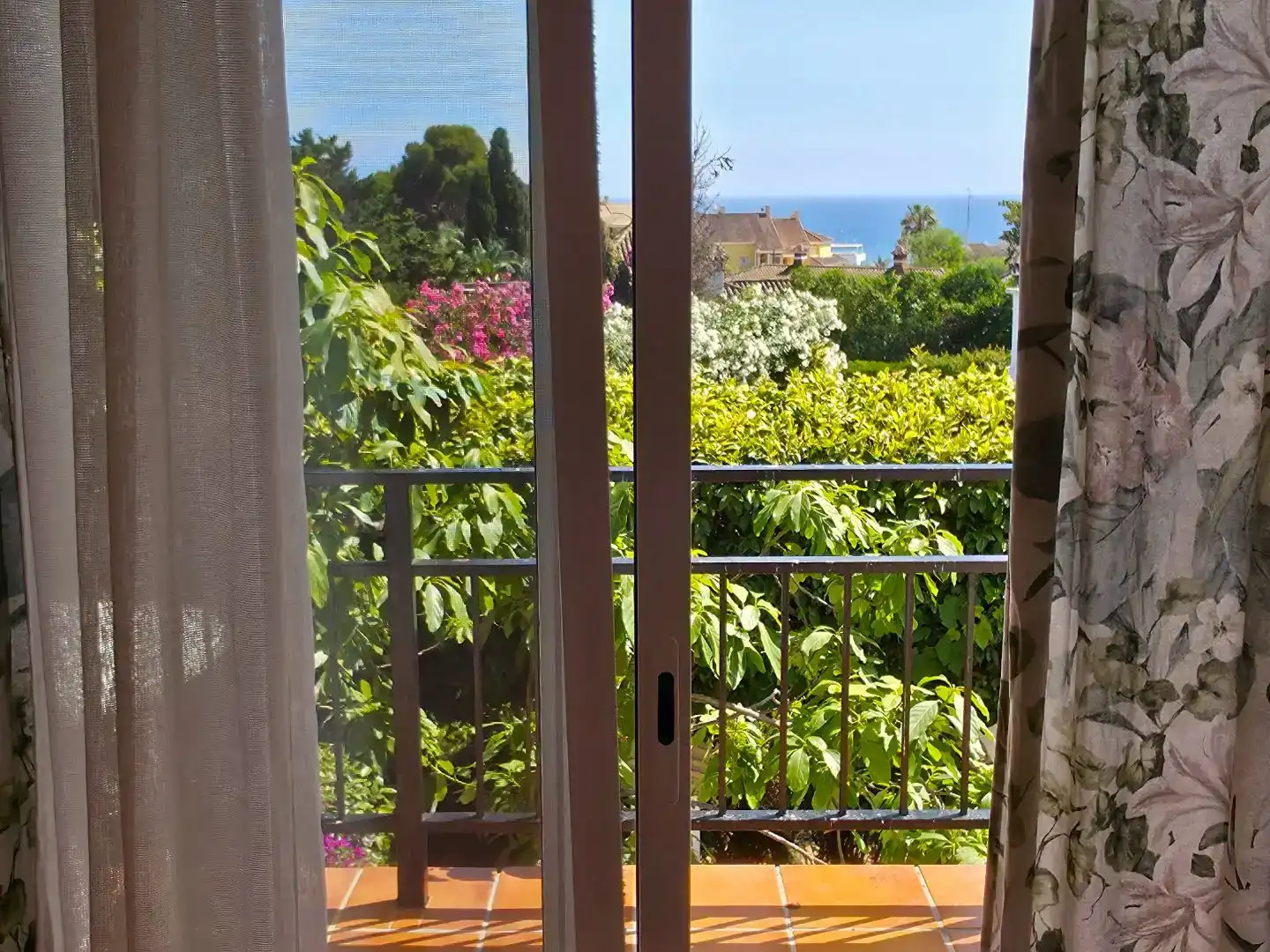 Jardí de Casa adosada en venda en Marbella amb Aire condicionat i Balcó