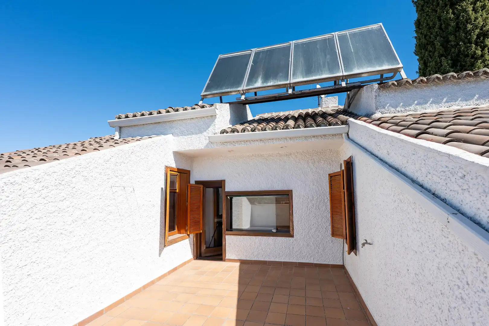 Vista exterior de Casa o xalet en venda en Majadahonda amb Calefacció, Jardí privat i Parquet