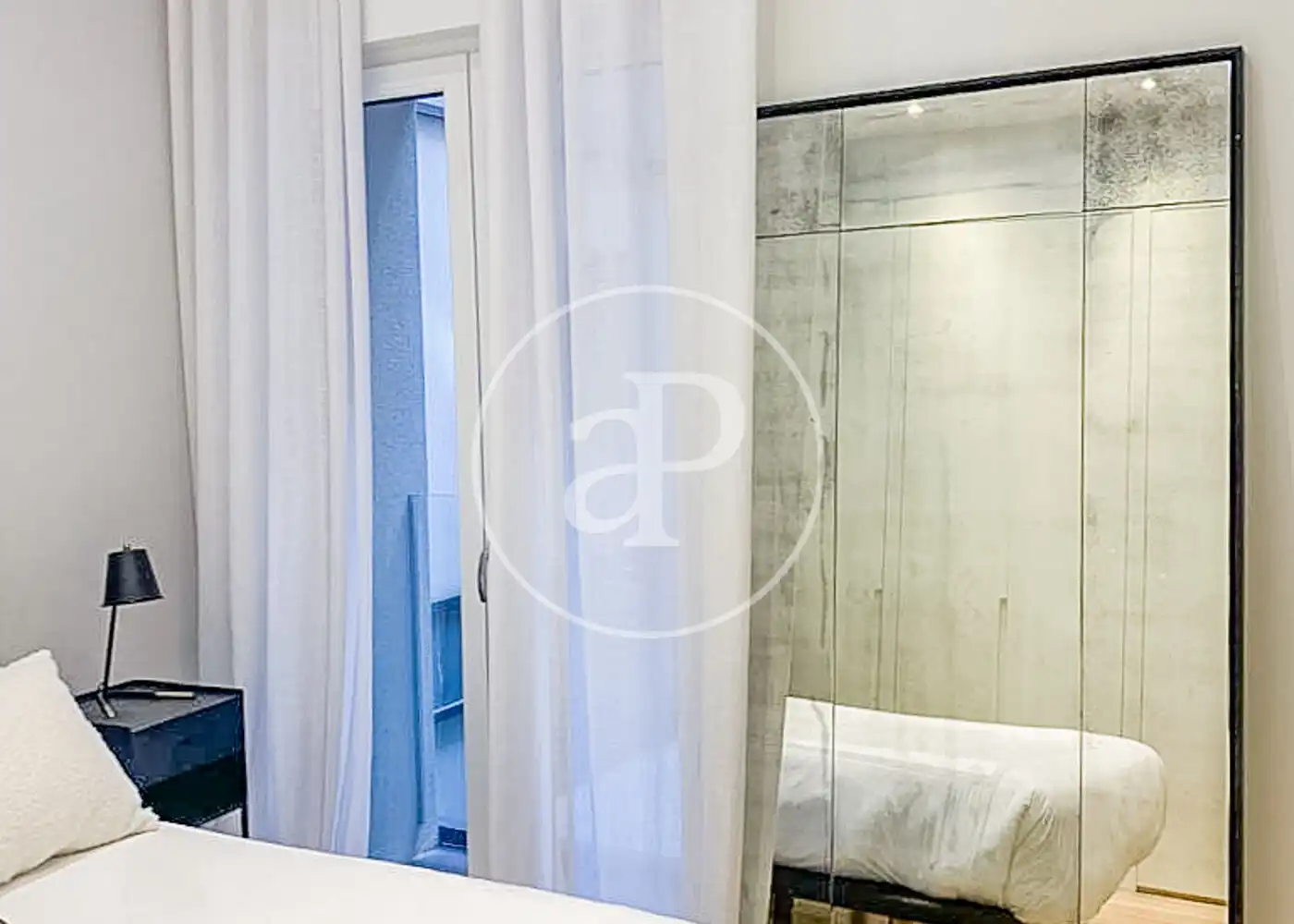 Schlafzimmer von Wohnung zur Miete in Madrid mit Klimaanlage, Heizung und Privatgarten