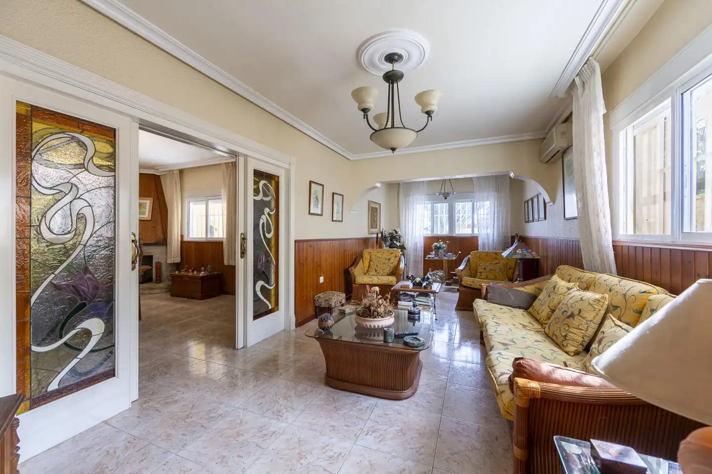 Sala de estar de Casa o chalet en venta en Almería con Aire acondicionado, Jardín privado y Terraza