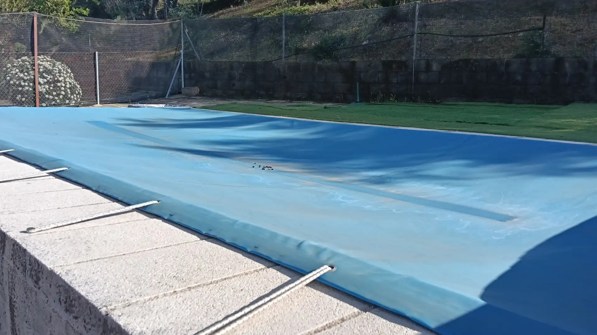 Swimming pool of Land for sale in Las Herencias