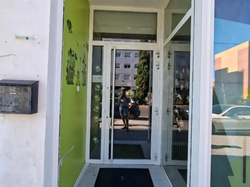 Geschaftsraum zum Verkauf in Valdemoro mit Klimaanlage, Heizung und Möbliert