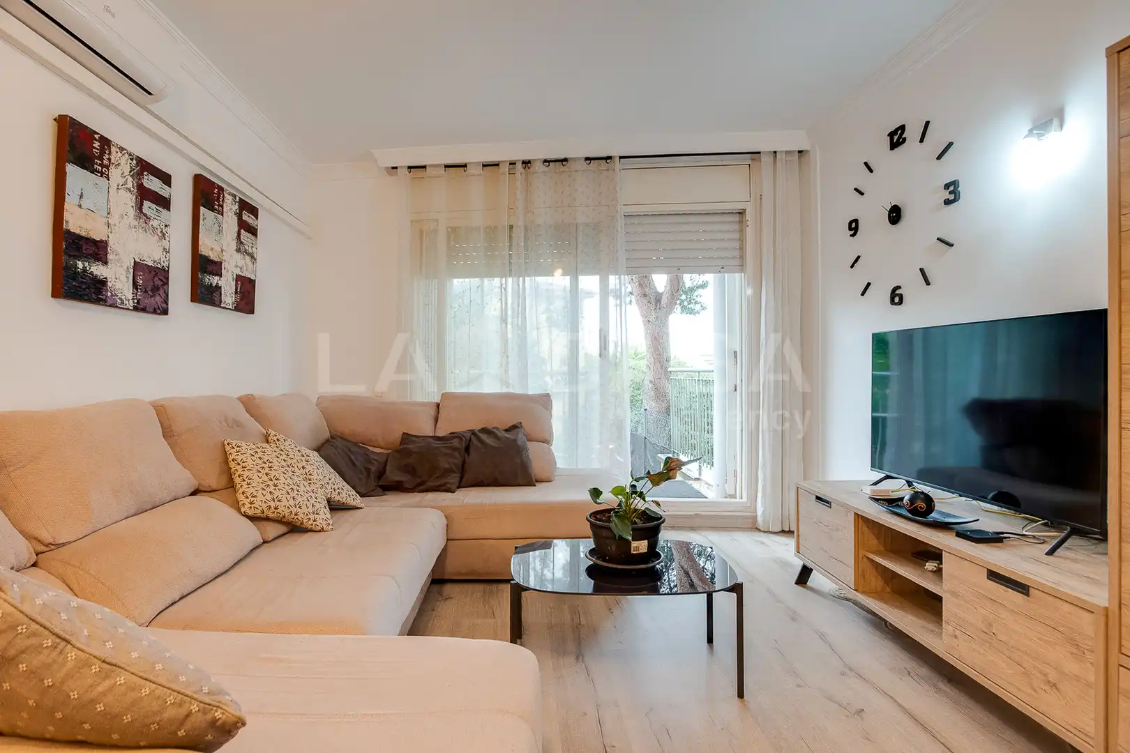 Baixos amb ascensor en venda a Carrer de Clara Campoamor, imagen 15