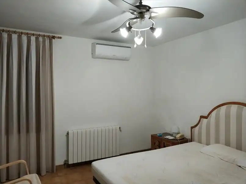 Dormitori de Casa o xalet en venda en Castellón de la Plana / Castelló de la Plana amb Aire condicionat, Calefacció i Jardí privat