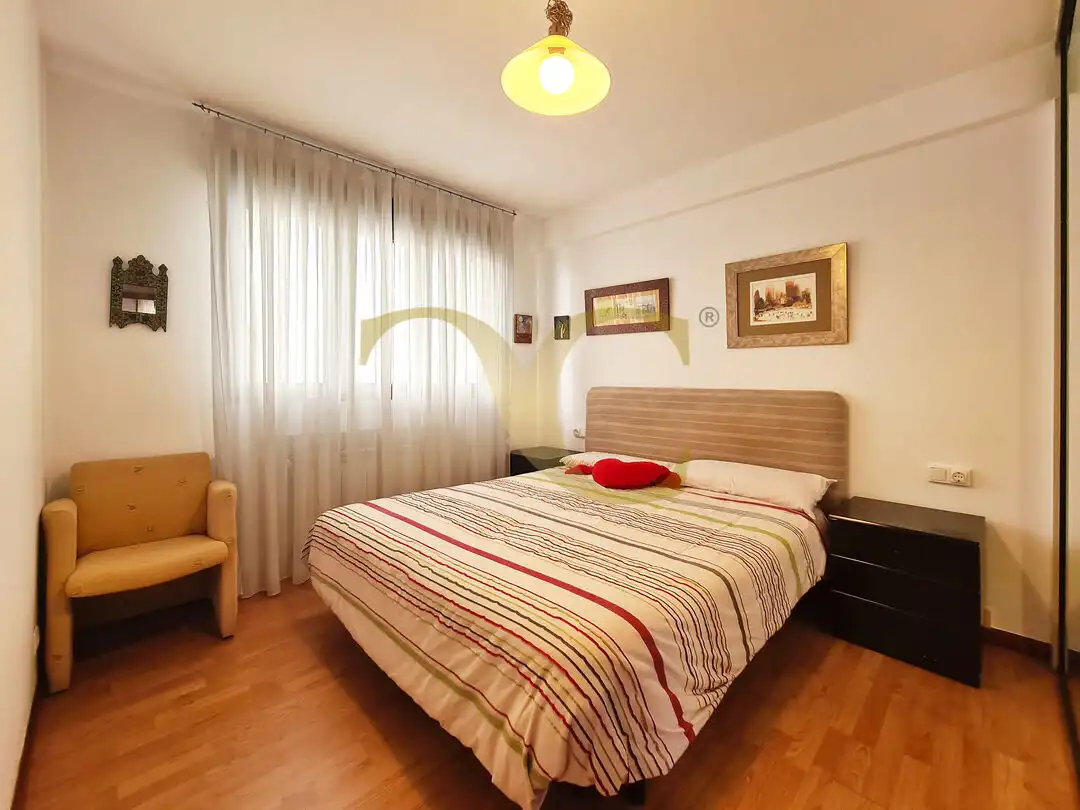 Bedroom of Flat for sale in Oviedo   with Heating