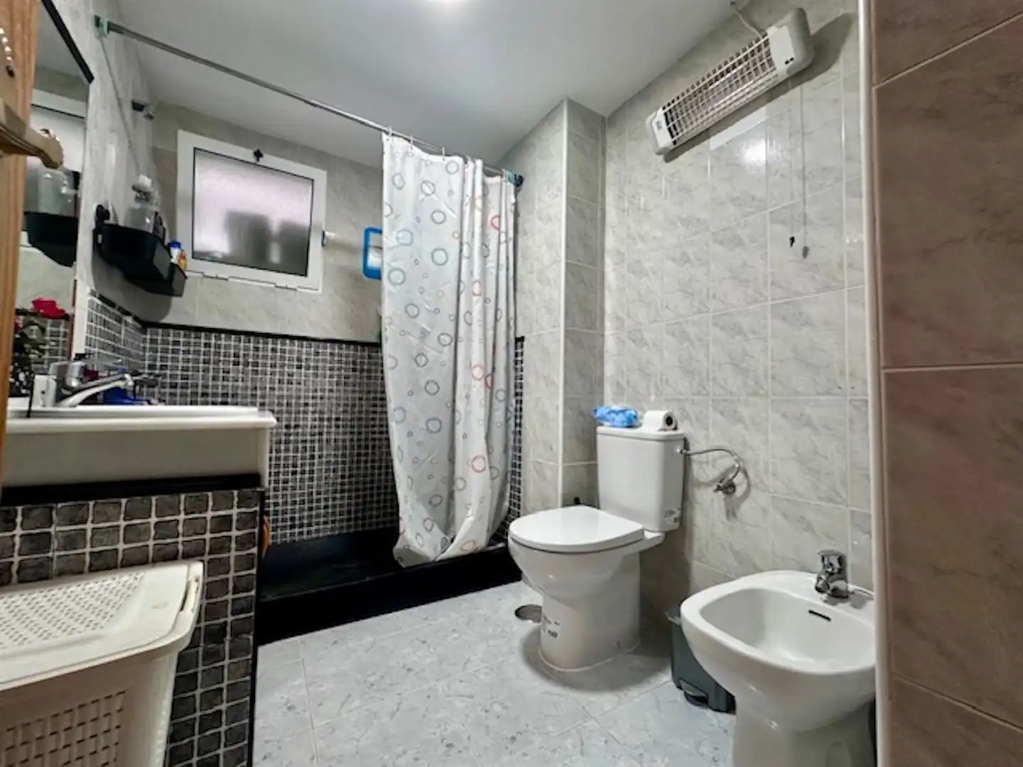 Bathroom of Flat for sale in Marbella  with Air Conditioner and Furnished