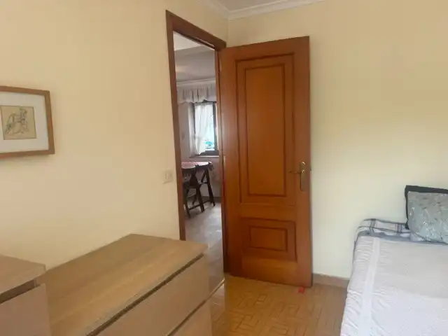 Dormitori de Pis en venda en Vegadeo amb Calefacció, Parquet i Moblat