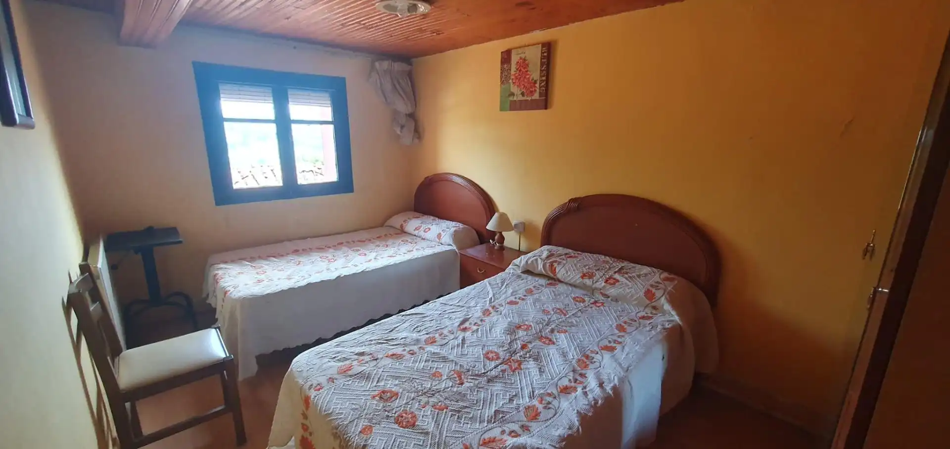 Schlafzimmer von Country house zum Verkauf in Parres mit Heizung, Privatgarten und Möbliert