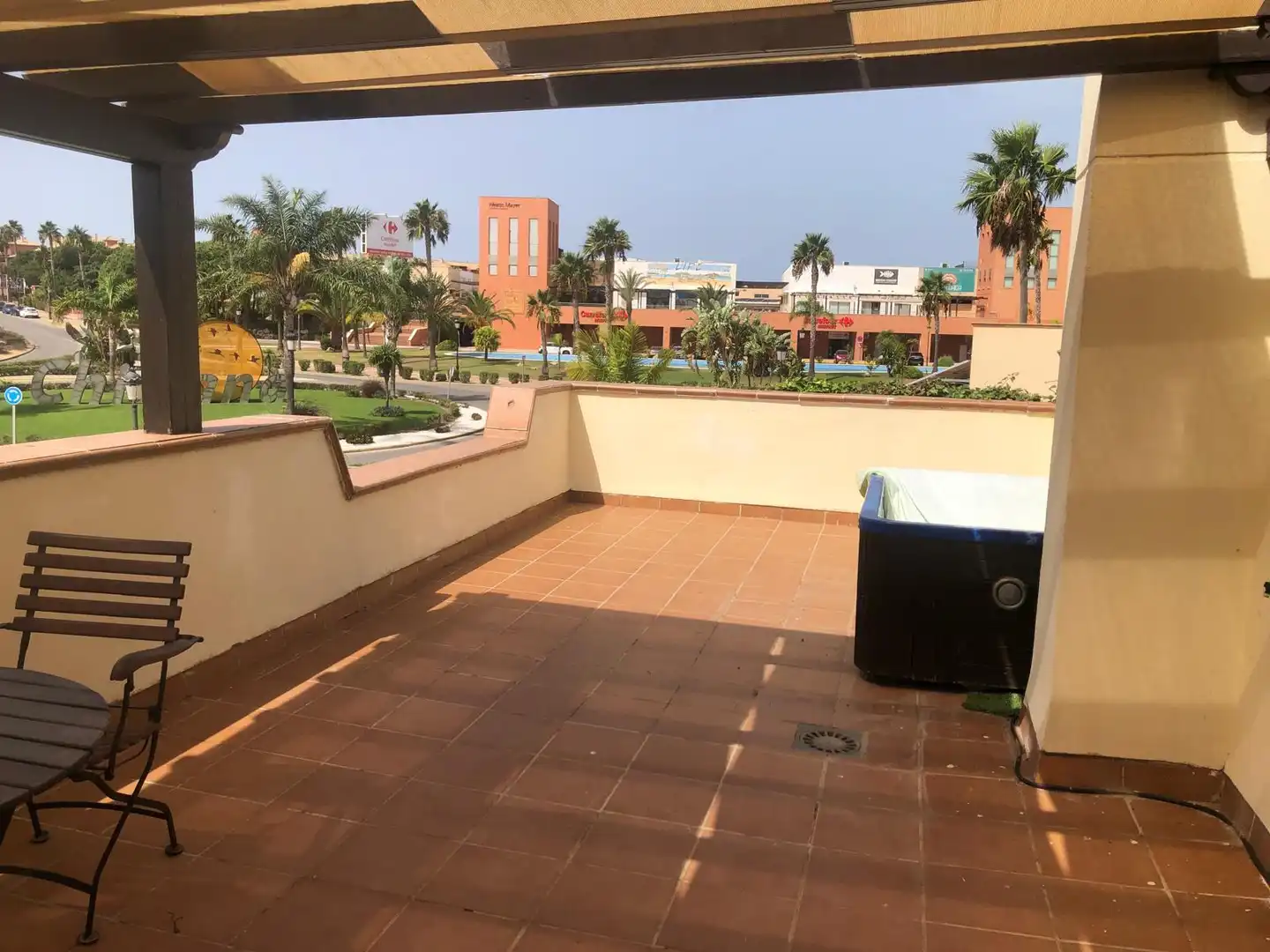 Terrassa de Casa o xalet en venda en Chiclana de la Frontera amb Aire condicionat, Calefacció i Jardí privat