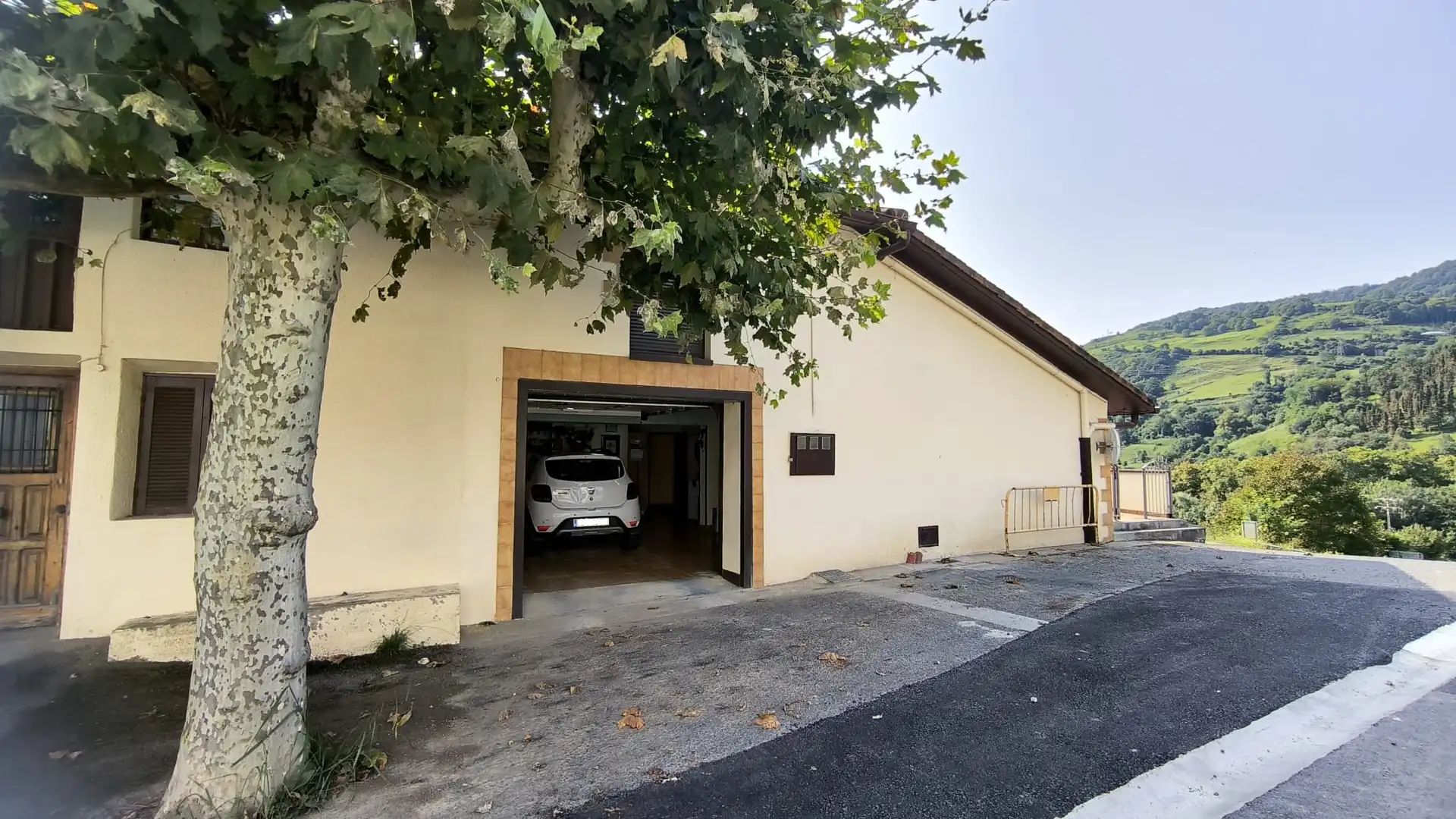 Vista exterior de Finca rústica en venta en Aizarnazabal con Calefacción, Terraza y Amueblado