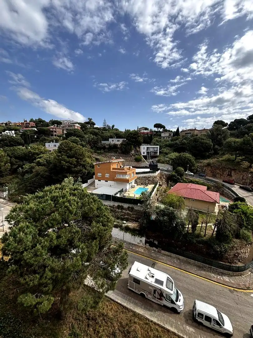 Vista exterior de Pis en venda en Calella amb Terrassa i Moblat